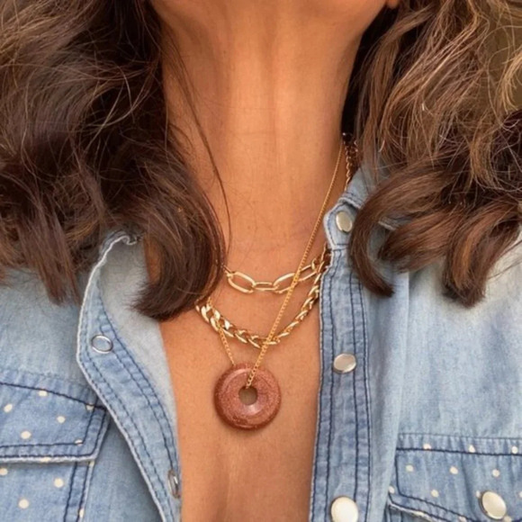 Gold dainty  freshwater pearl elephant stamped Vermeil gold delicate necklace - Picture 9 of 10